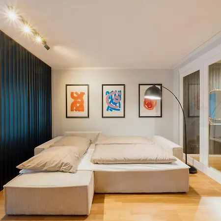 Luxurious 105m2 Penthouse In Prime Location 4 Bedroms & Balcony Apartment Berlin