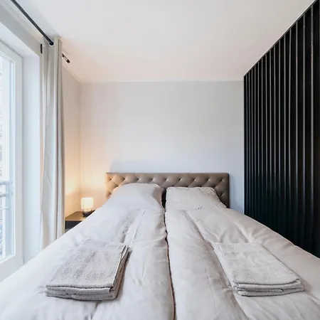 Apartment Luxurious 105m2 Penthouse In Prime Location 4 Bedroms & Balcony Berlin