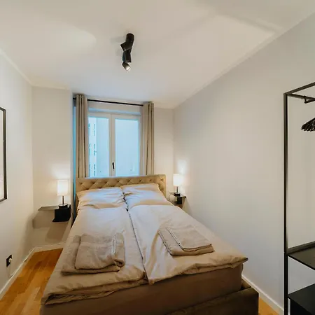 Luxurious 105m2 Penthouse In Prime Location 4 Bedroms & Balcony * Berlin