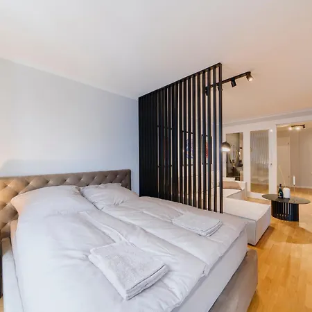 Luxurious 105m2 Penthouse In Prime Location 4 Bedroms & Balcony Apartment Berlin