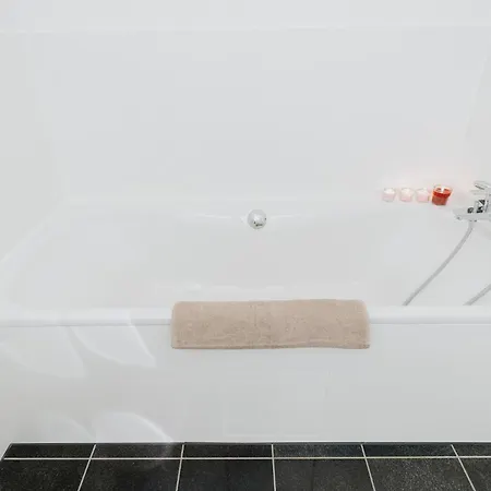 Luxurious 105m2 Penthouse In Prime Location 4 Bedroms & Balcony Berlin