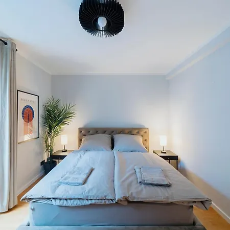 Luxurious 105m2 Penthouse In Prime Location 4 Bedroms & Balcony * Berlin