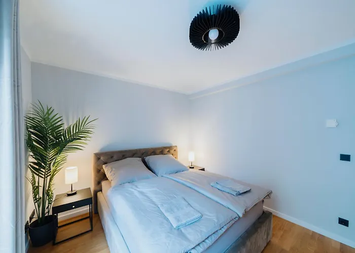 Luxurious 105m2 Penthouse In Prime Location 4 Bedroms & Balcony شقة