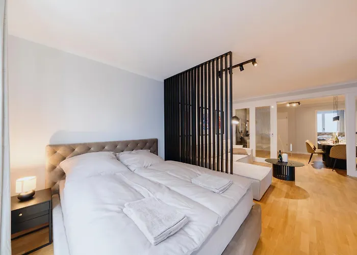 Luxurious 105m2 Penthouse In Prime Location 4 Bedroms & Balcony Lägenhet Berlin