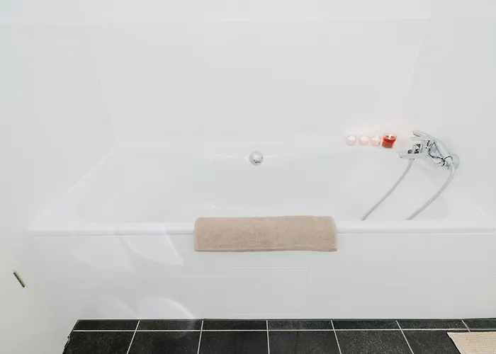 Luxurious 105m2 Penthouse In Prime Location 4 Bedroms & Balcony Berlin