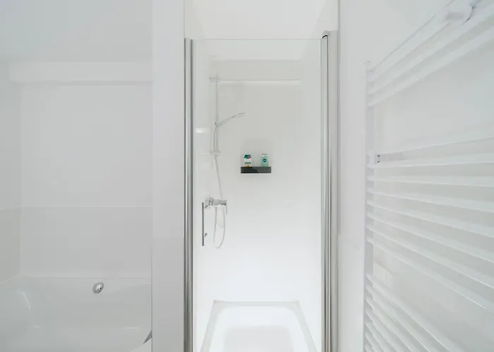 Luxurious 105m2 Penthouse In Prime Location 4 Bedroms & Balcony شقة برلين