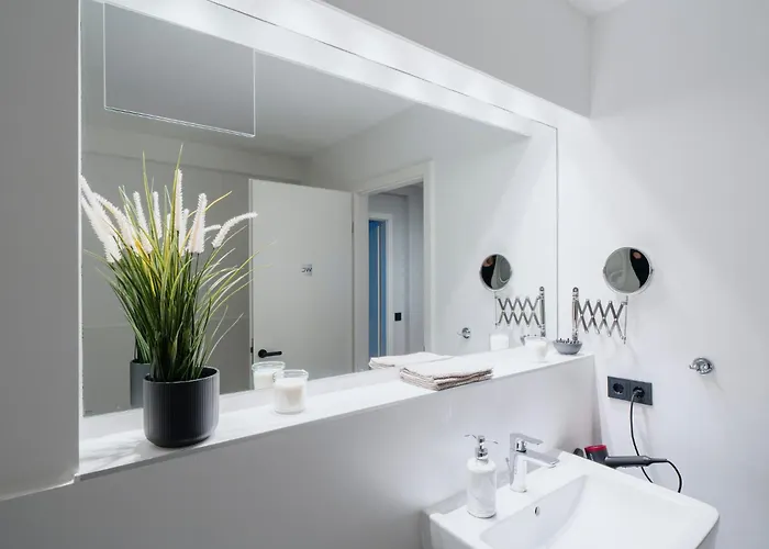 Lägenhet Luxurious 105m2 Penthouse In Prime Location 4 Bedroms & Balcony Berlin