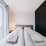 דירה Luxurious 105m2 Penthouse In Prime Location 4 Bedroms & Balcony ברלין