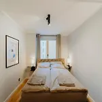 Luxurious 105m2 Penthouse In Prime Location 4 Bedroms & Balcony *