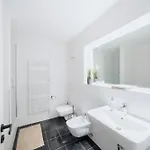 דירה Luxurious 105m2 Penthouse In Prime Location 4 Bedroms & Balcony ברלין