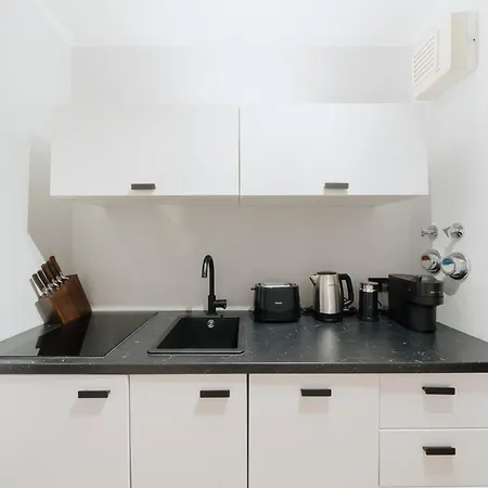 Luxurious 105m2 Penthouse In Prime Location 4 Bedroms & Balcony 아파트 *